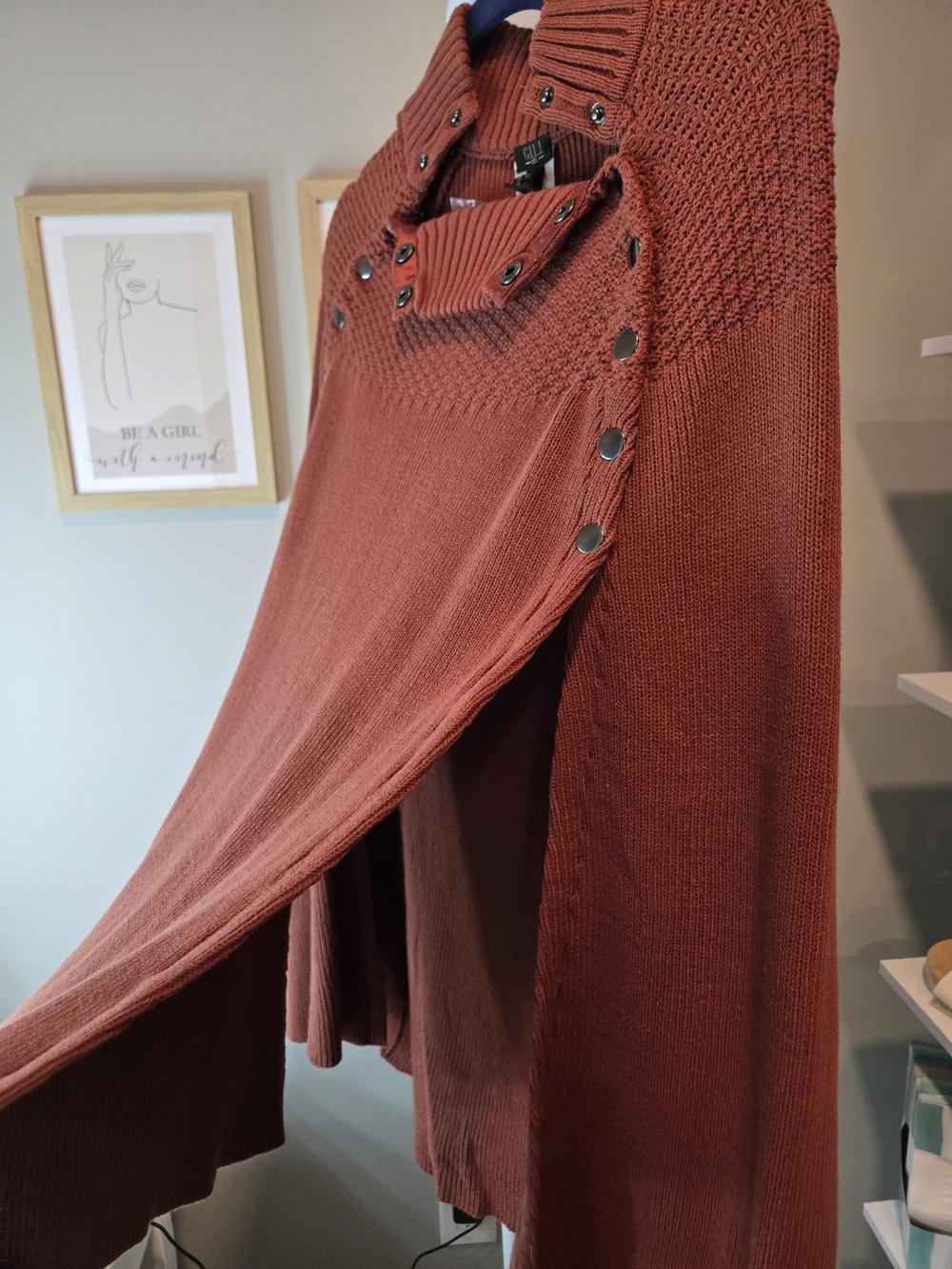 NWT G.I.L.I. Rust Snap-Detail Knit Poncho